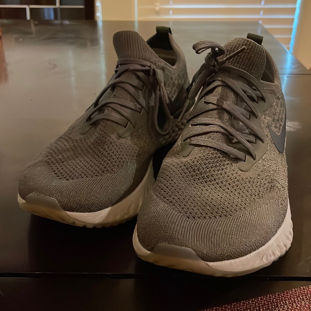 Nike Epic React Flyknit (Pre-Owned)